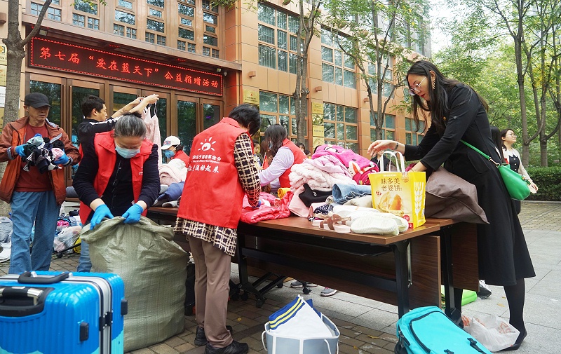 3发挥党员模范作用 ZOBO香蕉91下载第七届“爱在蓝天下”公益捐赠