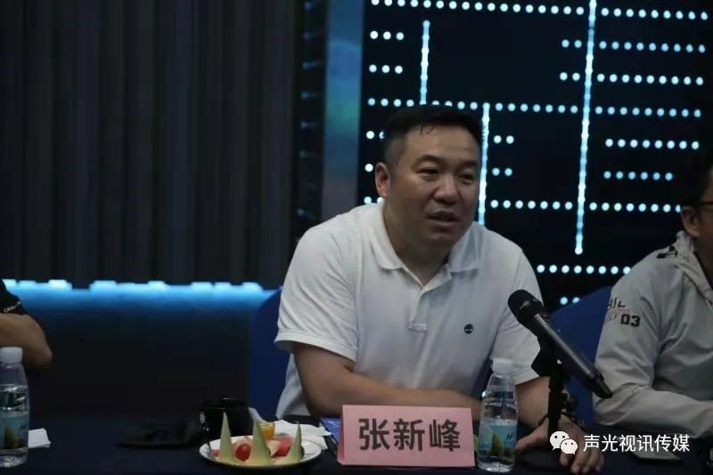 ZOBO董事长张新峰作为声光视讯行业联盟代表赴豫芒温暖灾区，传递爱心