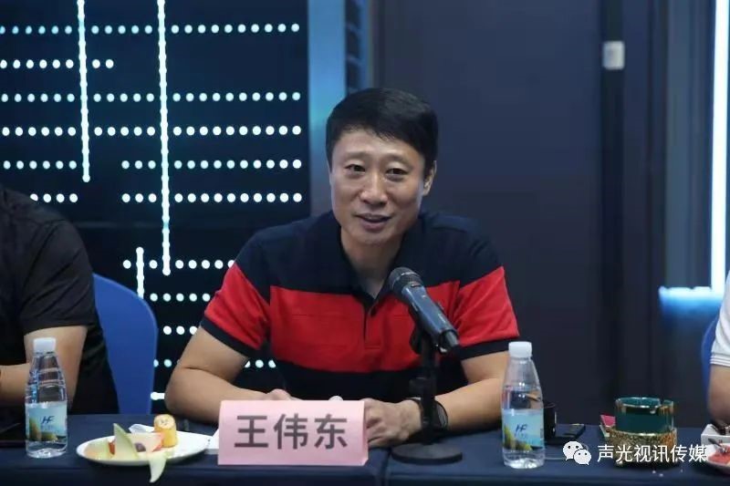 ZOBO董事长张新峰作为声光视讯行业联盟代表赴豫芒温暖灾区，传递爱心