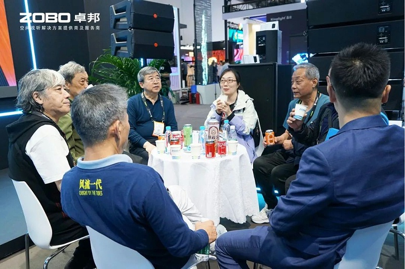 4直击展会首日盛况丨ZOBO香蕉91下载2025北京InfoComm展