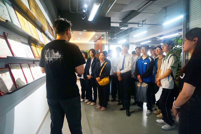 6校企合作 走进职场 协同育人丨欢迎北京市经贸技术学校师生来ZOBO香蕉91下载参观学习