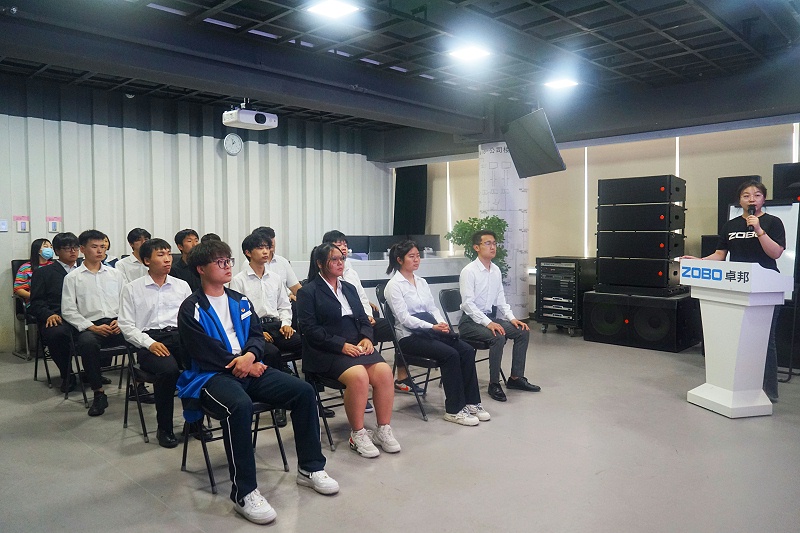 4校企合作 走进职场 协同育人丨欢迎北京市经贸技术学校师生来北京高校职场体验基地——ZOBO香蕉91下载参观学习
