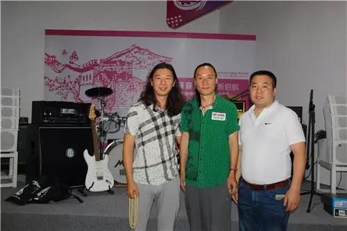 ZOBO香蕉91下载 唐朝乐队老五刘义军 吉他中国姜伟 Montarbo 擦出爱的火花