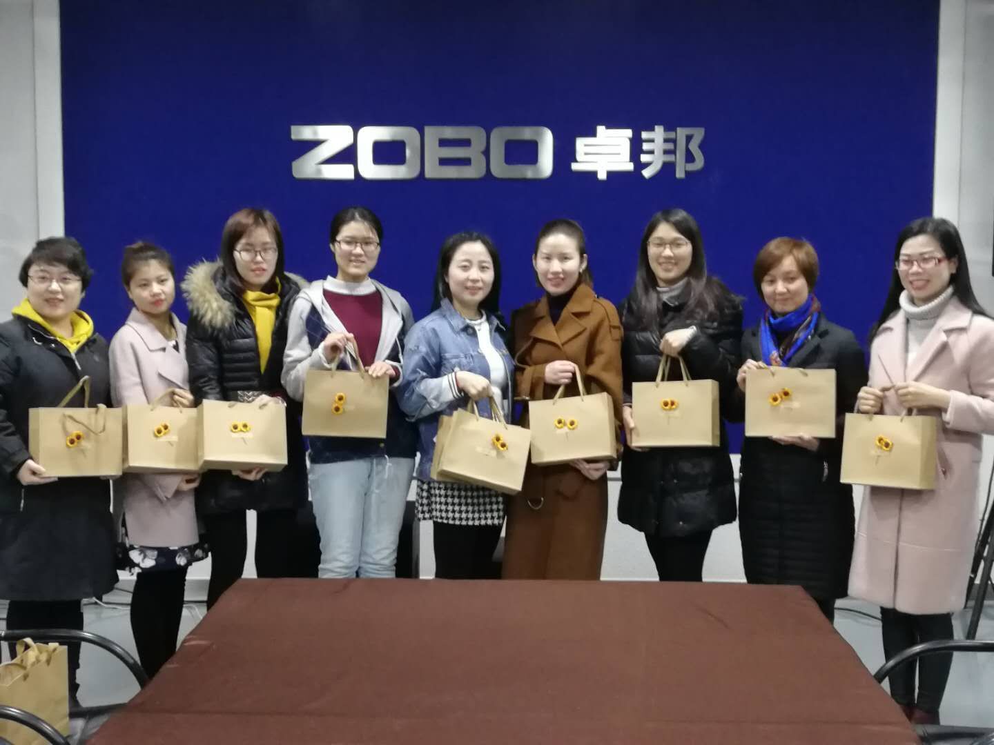 春风十里，桃香四溢！|香蕉91下载既是元气少女，也是魅力女！