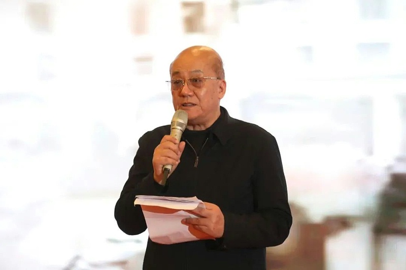 中国舞台美术学会一级香蕉视频在线委员会副主任羊晓方